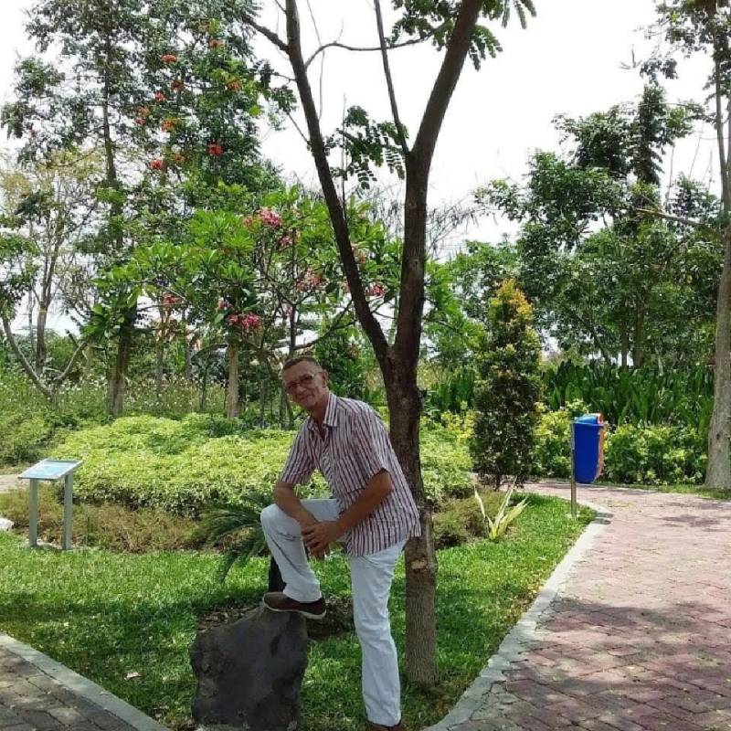 Helmut, 70, Australia Brisbane
