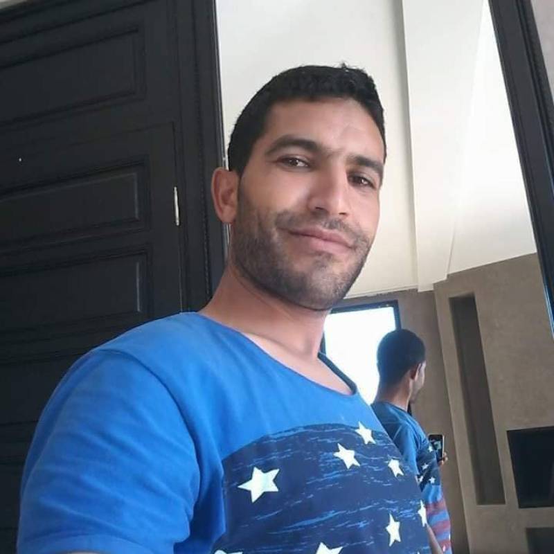 Zouhir, 41, lima Per