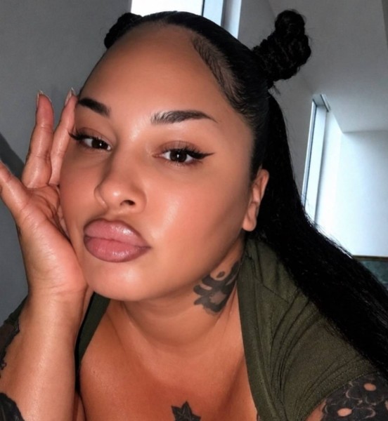 GIGI, 29, osaka