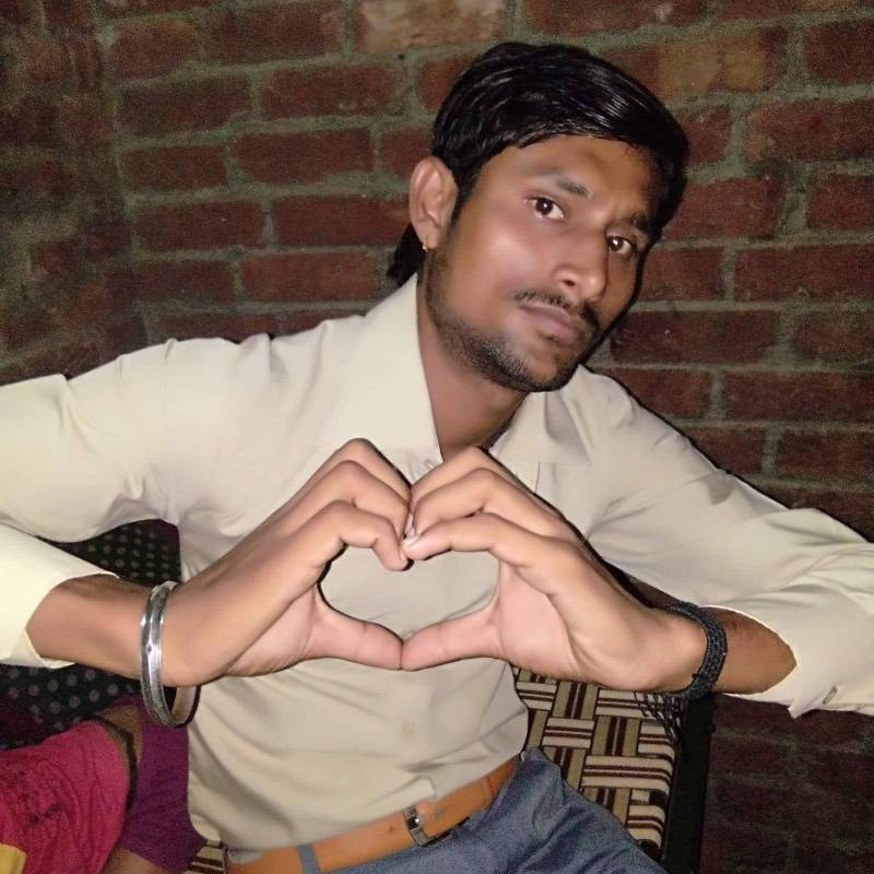 Tulsi Devi, 30, florida