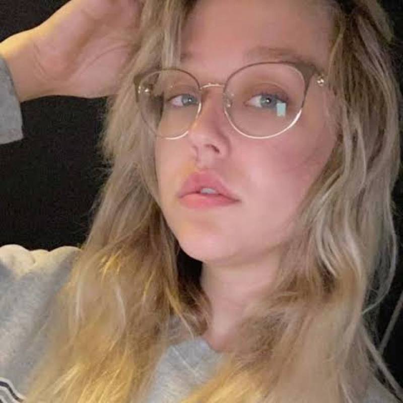 Amelia, 28, Pennsylvania