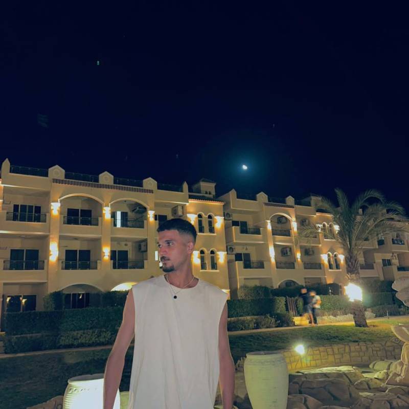 Eslam, 27, Cameroon