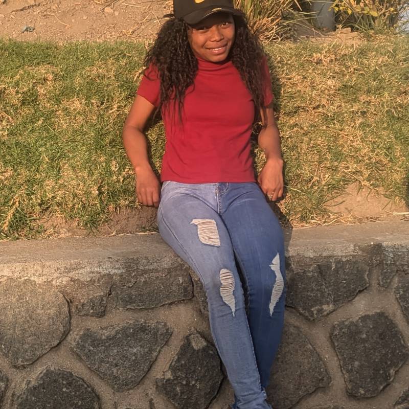 Stella, 27, Cameroon