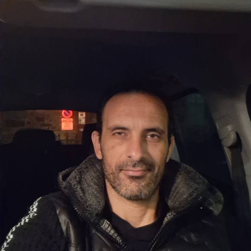 Nozrayen, 39, garland