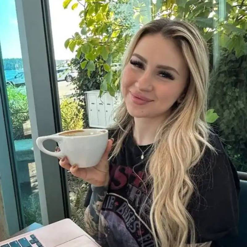 Alison Kate, 38, Victorville California