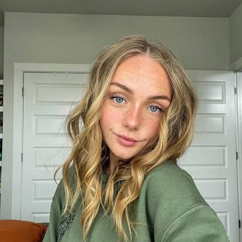 Sarah, 21, i am an easy going and simple lady seeking for a life partner i am a kind and god fearing lady who believe in life