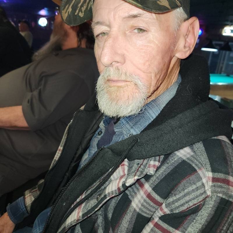 Manny, 70, Madobkundo