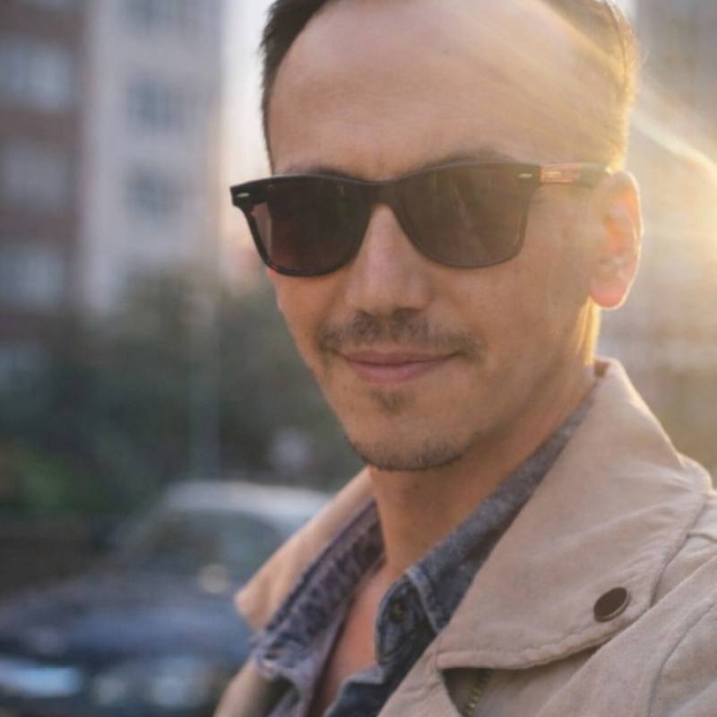 Hakonen, 36, Hamburg