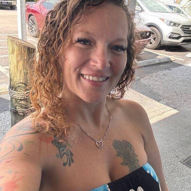 Laura sandral, 26, garland