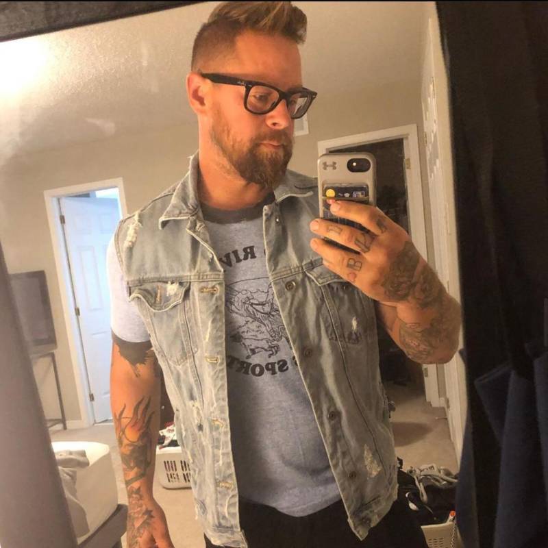 Mr B, 44, Hongkong