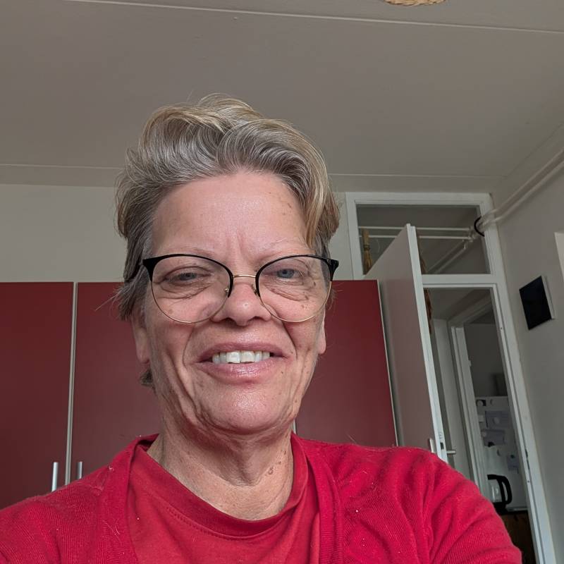 Petra, 63, Cairo