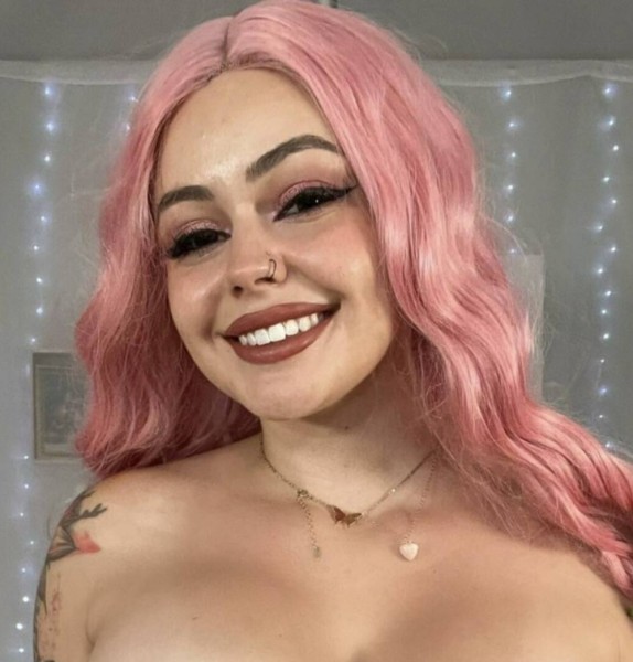 Grace, 26, Senegal