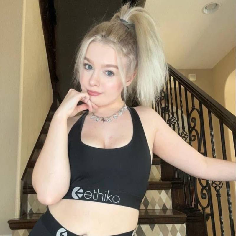 Victoria carmicheal, 27, Chottogram