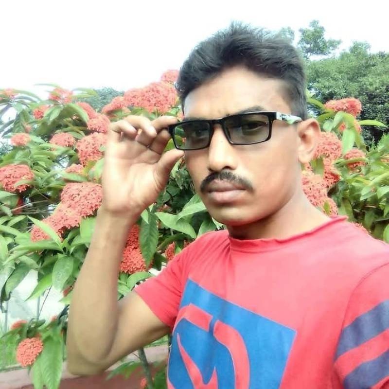 Sk, 33, gaza