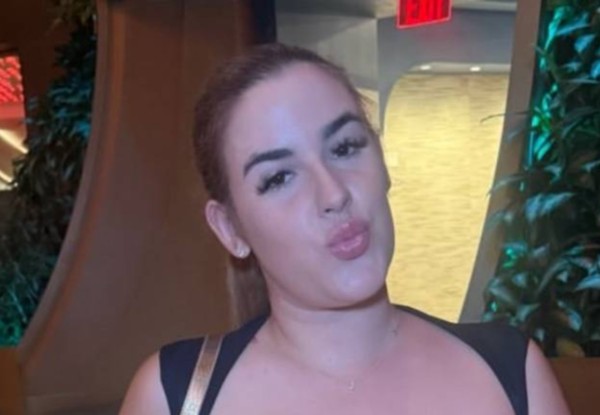 Lauren, 29, Canada