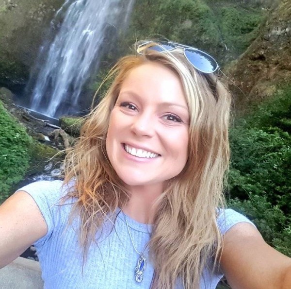 Chloe, 40, Chittagong Bangladesh