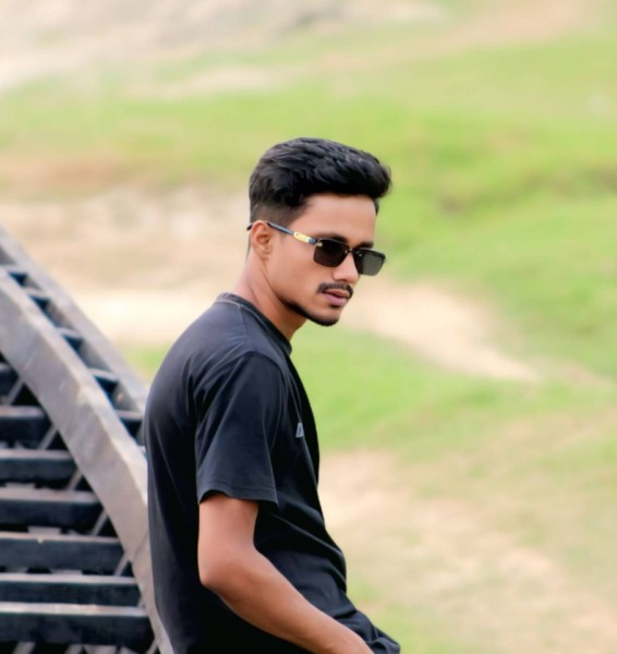 Shezan, 24, USA
