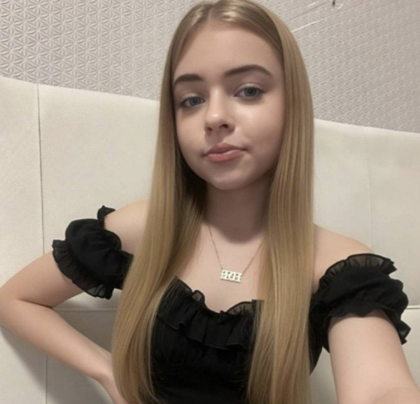 Sonia, 19, uk