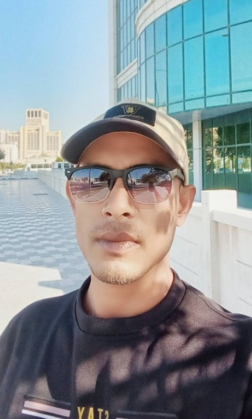 Johan, 31, London UK