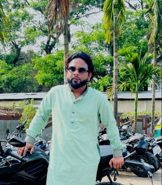 Alom, 26, Pabna dhaka bangladesh