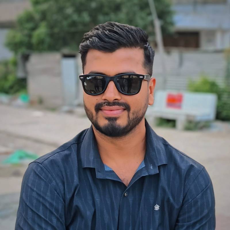 Ratan, 31, Ghana