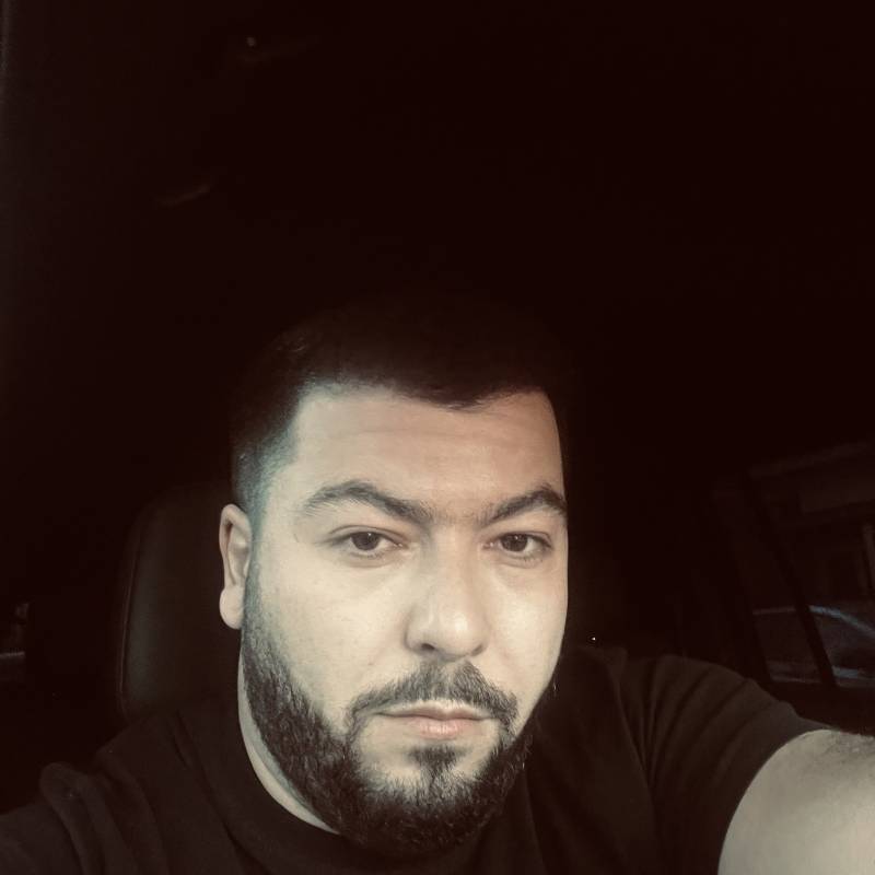 Vahagn, 34, London UK