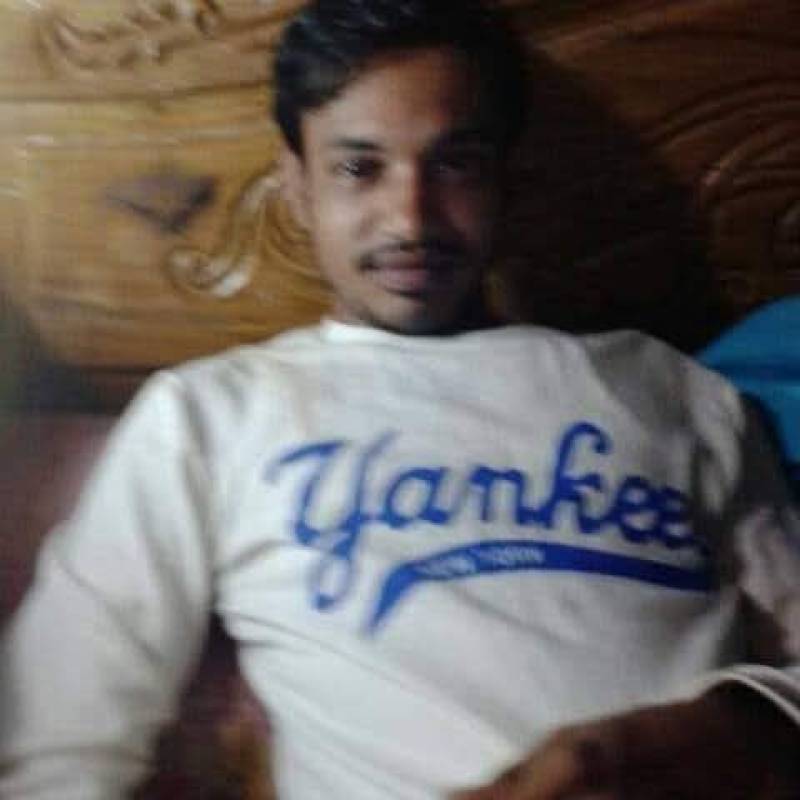 Md,Mongur Hossain, 26, Vico del gargano